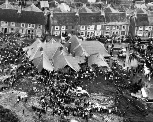 Ziua de groază din Aberfan: 116 copii și 28 adulți au pierdut viața în 1966