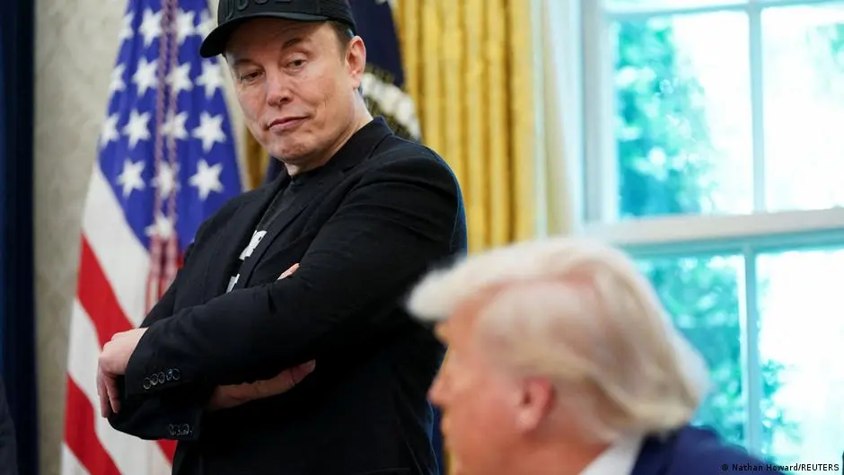Elon Musk ar fi limitat accesul la Starlink pentru armata ucraineană
