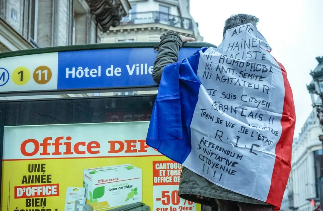 Încrederea consumatorilor francezi la cel mai scăzut nivel din ultimele 13 ani