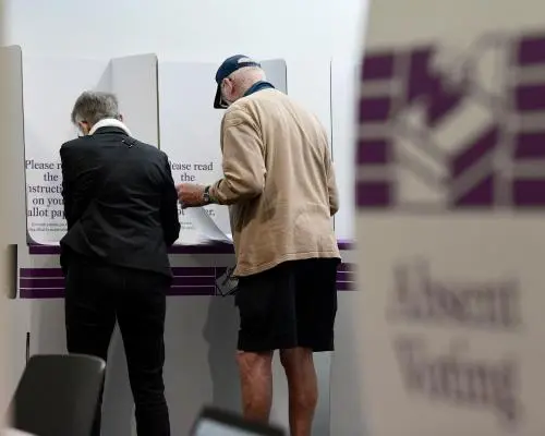 MP cere revizuirea votării pre-alegeri după amenințări de securitate