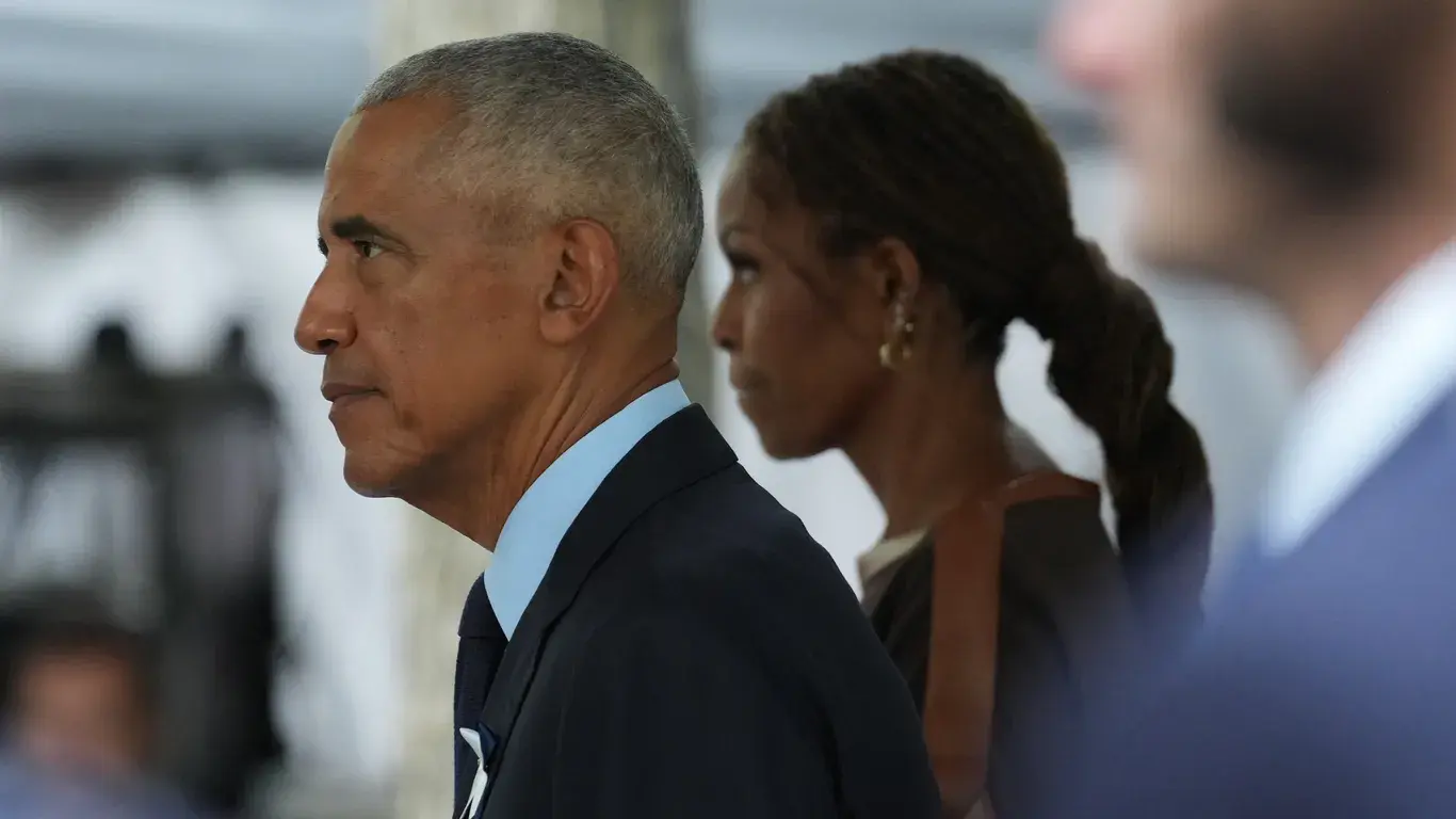 Barack Obama apără Ilhan Omar: atacurile despre cetățenie sunt minciuni politice