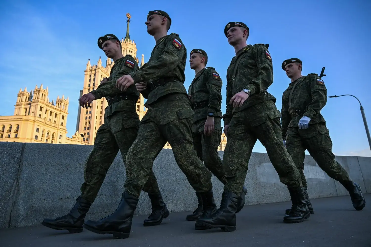 Războiul din umbră: Cum recrutează Rusia soldați fără o nouă mobilizare oficială