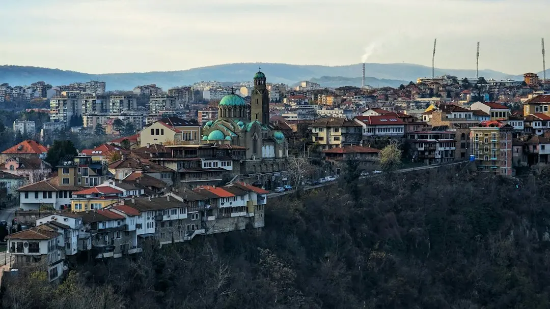 Alegeri cu miză uriașă în Serbia: Vucic, amenințat de o revoltă a tinerilor