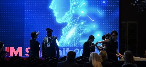 Lipsa unui vocabular comun comprometete integrarea responsabilă a AI-ului militar